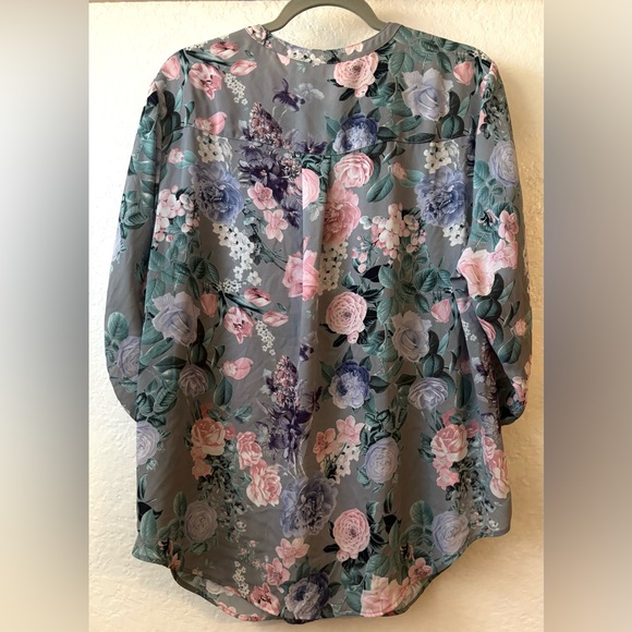 Torrid Floral Harper Top 1x - Picture 3 of 3